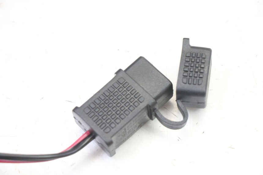 photo de ZIGARETTENANZüNDERBUCHSE PIAGGIO NEW TYPHOON 50 (2018 - 2021) - Alternative Perspektive