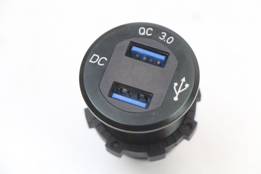 photo de ZIGARETTENANZÃœNDER KAWASAKI NINJA 400 (2018 - 2023) - Detailansicht des Bauteils