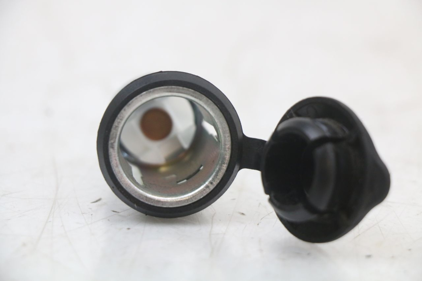 photo de ZIGARETTENANZÃœNDER MOTO GUZZI NORGE 8V GT 1200 (2011 - 2016) - Detailansicht des Bauteils