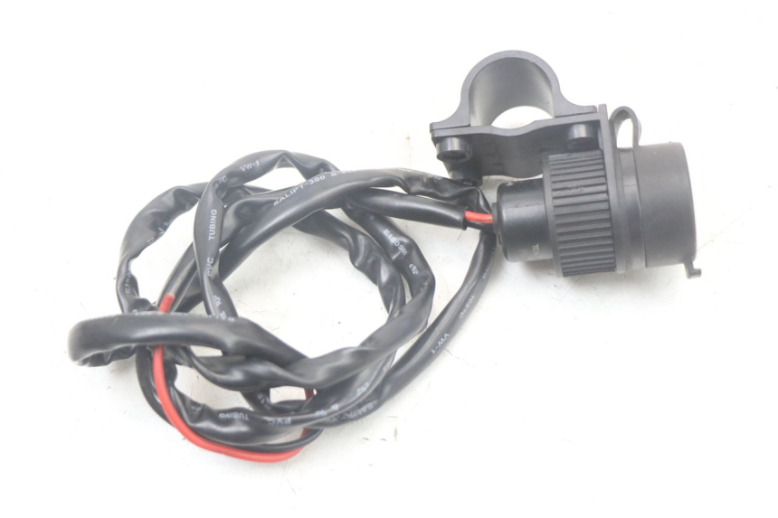 photo de ZIGARETTENANZüNDERBUCHSE KAWASAKI VERSYS ABS 650 (2015 - 2018) - Technische Nahaufnahme