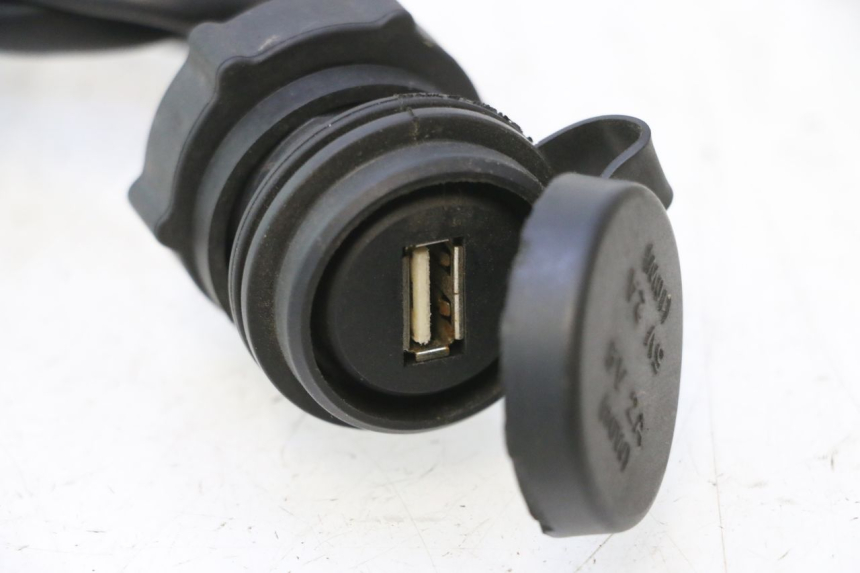 photo de USB-BUCHSE MASH BIBOP 2.0 50 (2021 - 2026) - Zoom auf Gebrauchszustand