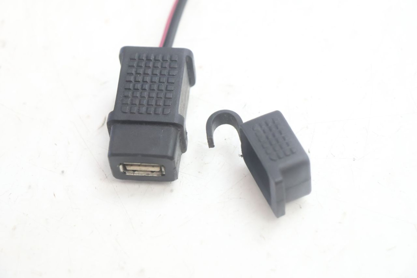photo de USB-BUCHSE PIAGGIO MP3 500 (2016 - 2018) - Gesamtansicht des Produkts
