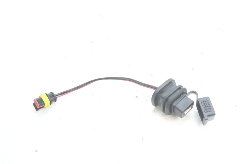 photo de USB-BUCHSE PIAGGIO NEW TYPHOON 50 (2018 - 2021) - Hauptansicht
