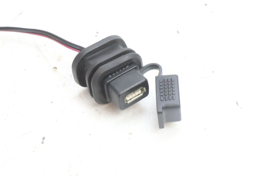 photo de USB-BUCHSE PIAGGIO NEW TYPHOON 50 (2018 - 2021) - Detailansicht des Bauteils