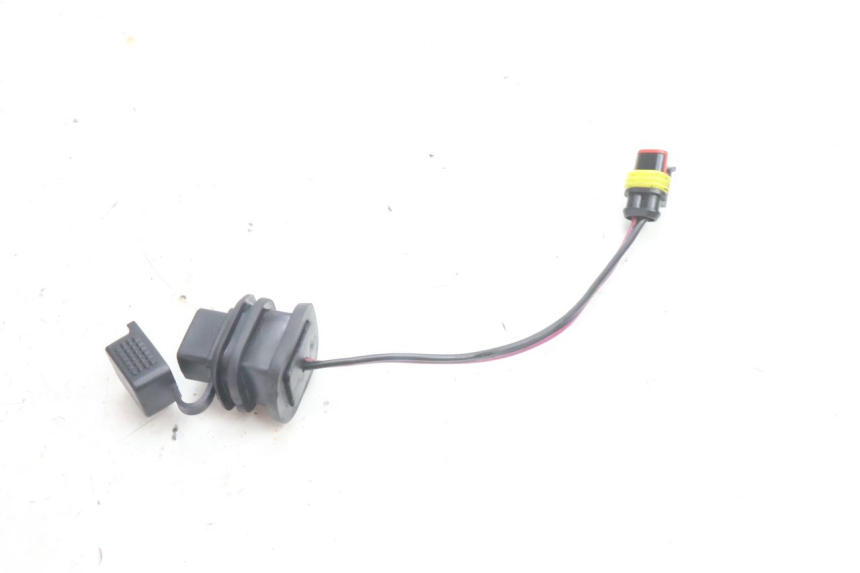 photo de USB-BUCHSE PIAGGIO NEW TYPHOON 50 (2018 - 2021) - Zoom auf Gebrauchszustand
