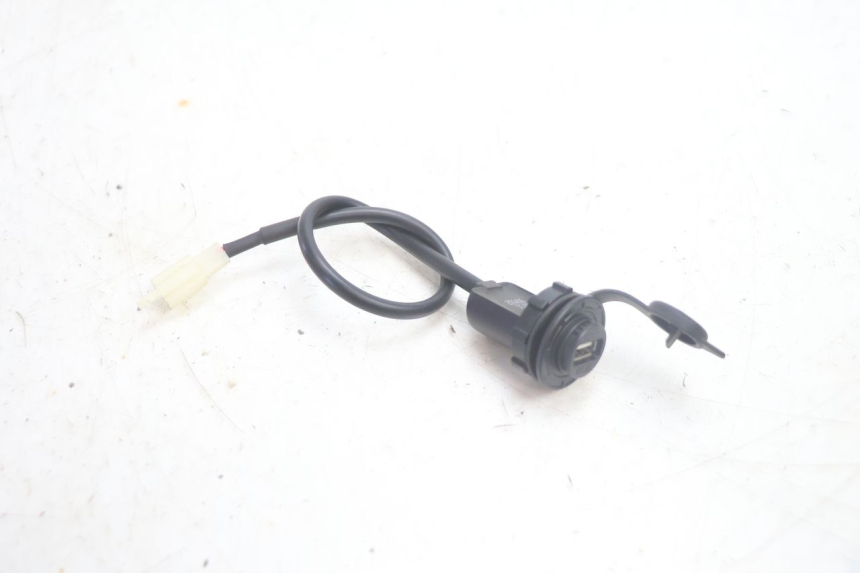 photo de USB-BUCHSE JM MOTORS R-MAX TECH 50 (2024 - 2026) - Hauptansicht