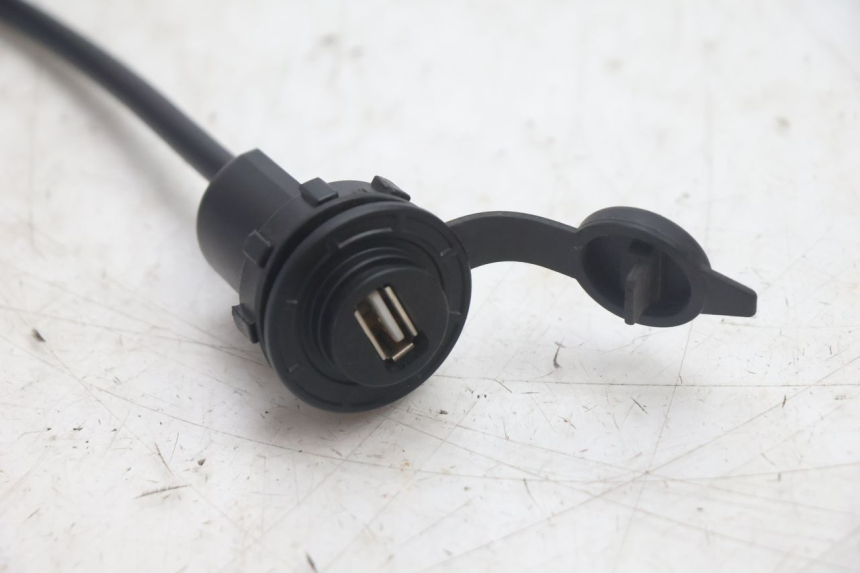 photo de USB-BUCHSE JM MOTORS R-MAX TECH 50 (2024 - 2026) - Detailansicht des Bauteils