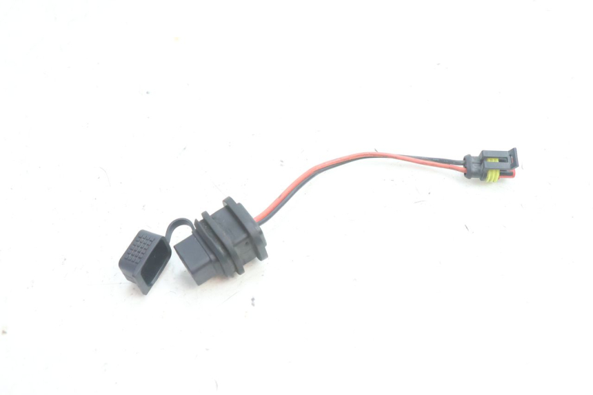 photo de USB-BUCHSE PIAGGIO VESPA PRIMAVERA 2T 50 (2013 - 2018) - Hauptansicht