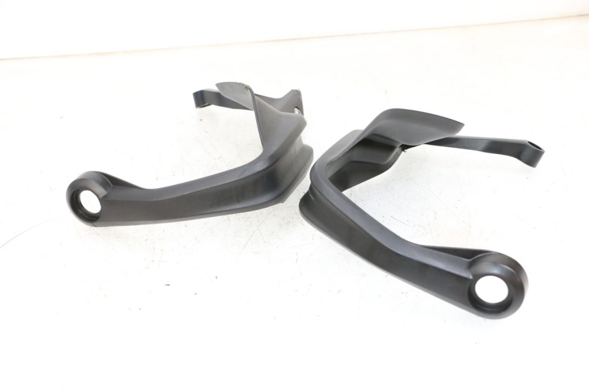 photo de HANDSCHUTZ BMW R GS 1250 (2021 - 2024) - Details der Befestigungspunkte