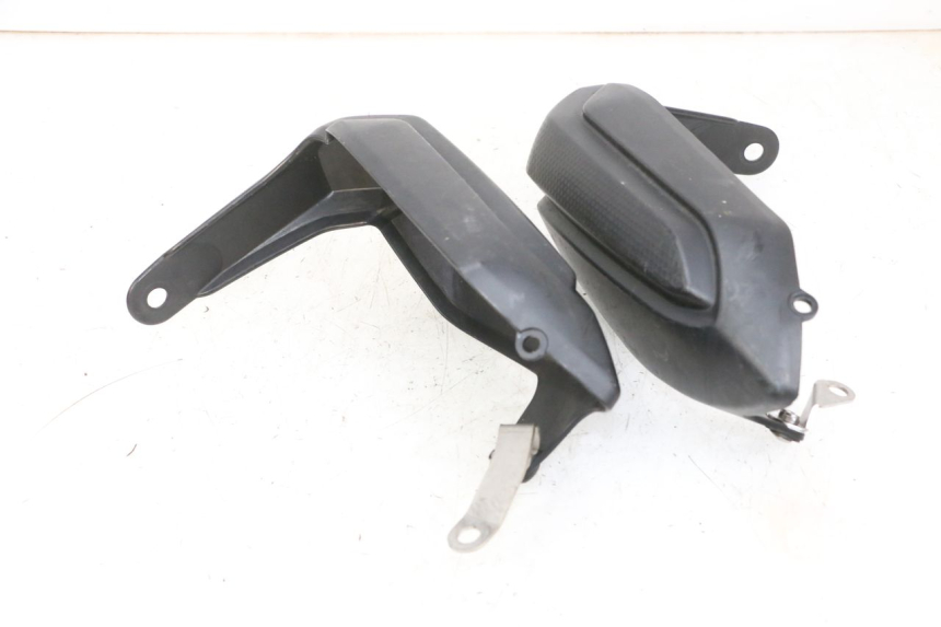 photo de HANDSCHUTZ YAMAHA TDM ABS 900 (2002 - 2014) - Technische Nahaufnahme