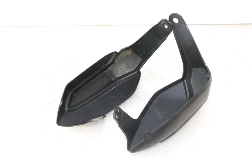 photo de HANDSCHUTZ YAMAHA TDM ABS 900 (2002 - 2014) - Details der Befestigungspunkte