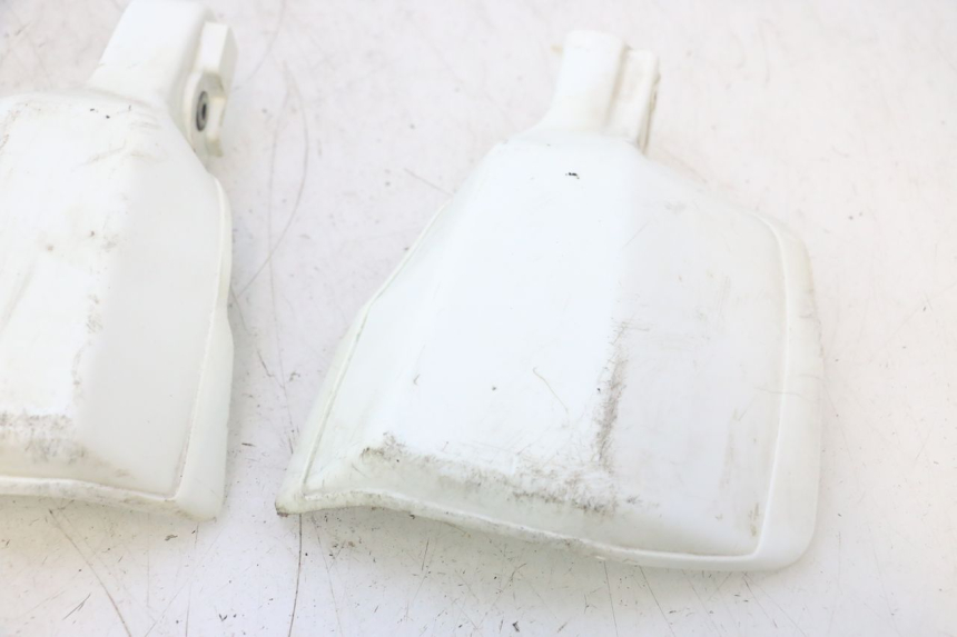 photo de HANDSCHUTZ HONDA XRV AFRICA TWIN 750 (1990 - 1992) - Oberflächenzustand und Material