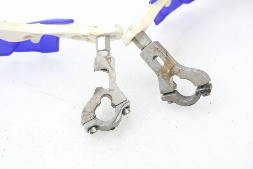 photo de HANDSCHUTZ YAMAHA YZ 80 (1998 - 2001) - Detailansicht des Bauteils