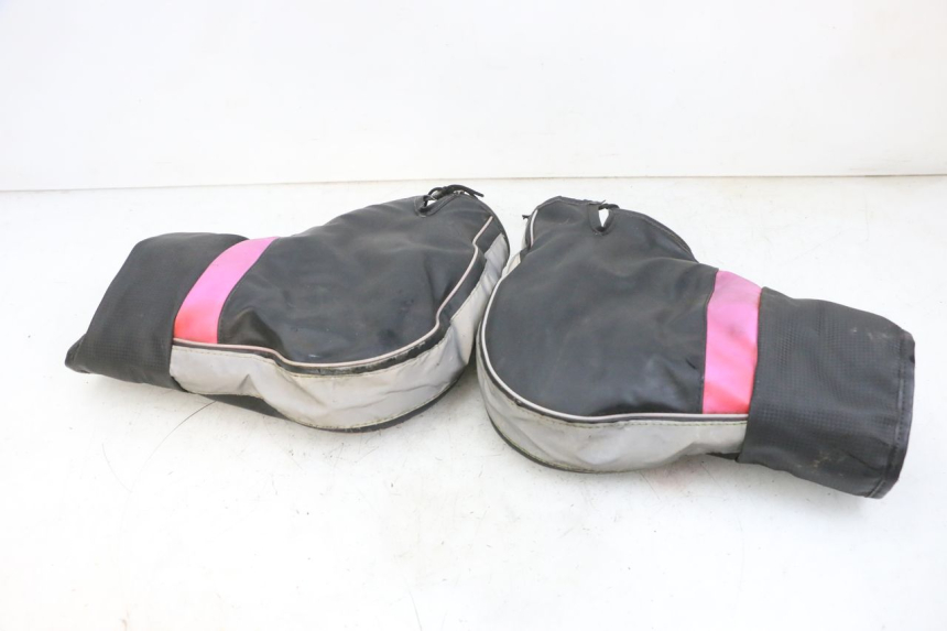 photo de HANDSCHUTZ PIAGGIO ZIP 4T 50 (2018 - 2020) - Oberflächenzustand und Material