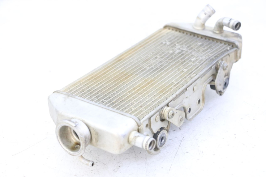 photo de KÜHLER RECHTS YAMAHA YZ-F YZF 250 (2007 - 2013) - Details der Befestigungspunkte