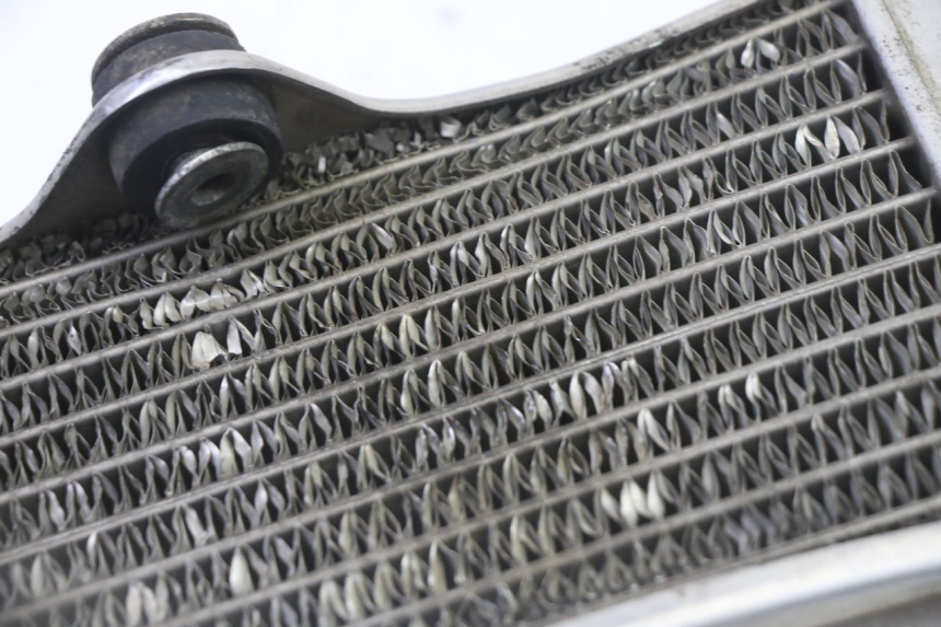 photo de KÜHLER RECHTS YAMAHA YZ 125 (1998 - 2005) - Oberflächenzustand und Material