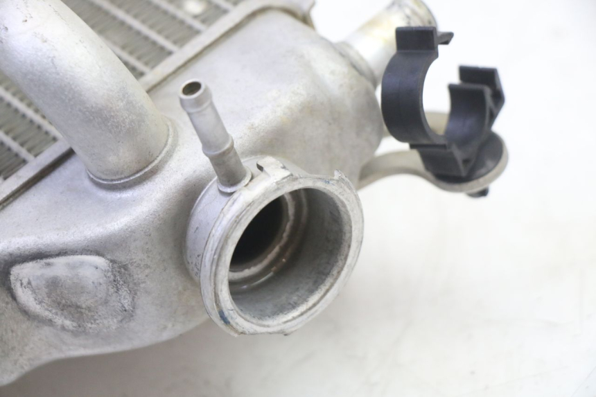 photo de KÜHLER RECHTS YAMAHA YZF YZ-F 450 (2014 - 2016) - Technische Nahaufnahme