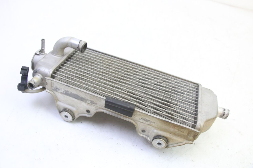 photo de KÜHLER RECHTS YAMAHA YZF YZ-F 450 (2014 - 2016) - Details der Befestigungspunkte