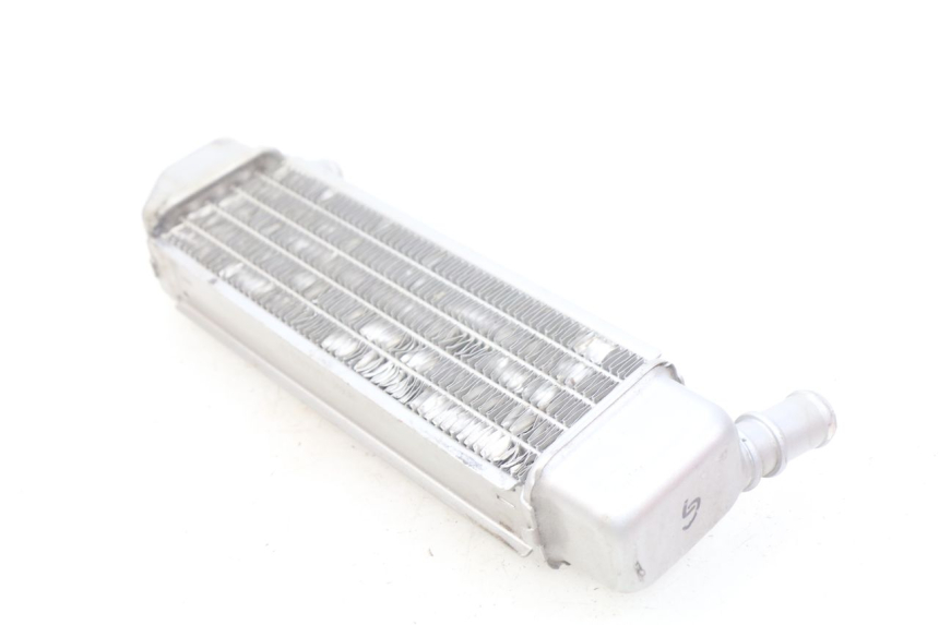 photo de KÜHLER LINKS PEUGEOT LUDIX BLASTER 50 (2006 - 2014) - Details der Befestigungspunkte