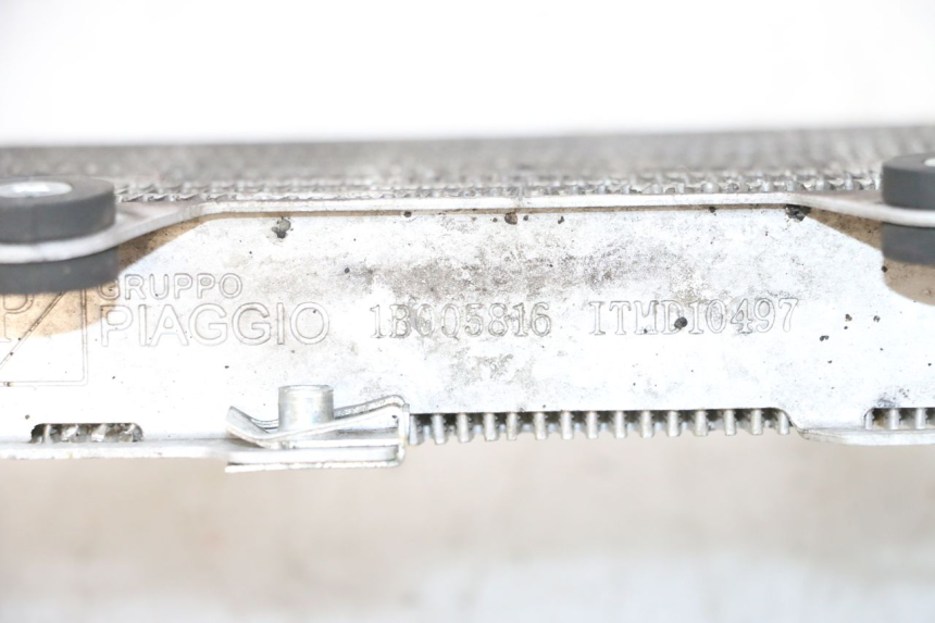 photo de KÜHLER  PIAGGIO MP3 HPE 300 (2019 - 2026) - Oberflächenzustand und Material