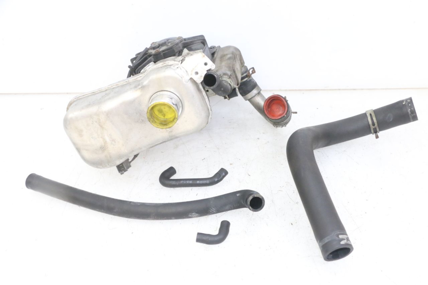 photo de KÜHLER PEUGEOT SATELIS COMPRESSOR K15 125 (2006 - 2009) - Technische Nahaufnahme