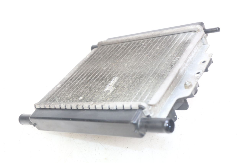 photo de KÜHLER PEUGEOT SATELIS 125 (2010 - 2012) - Zoom auf Gebrauchszustand