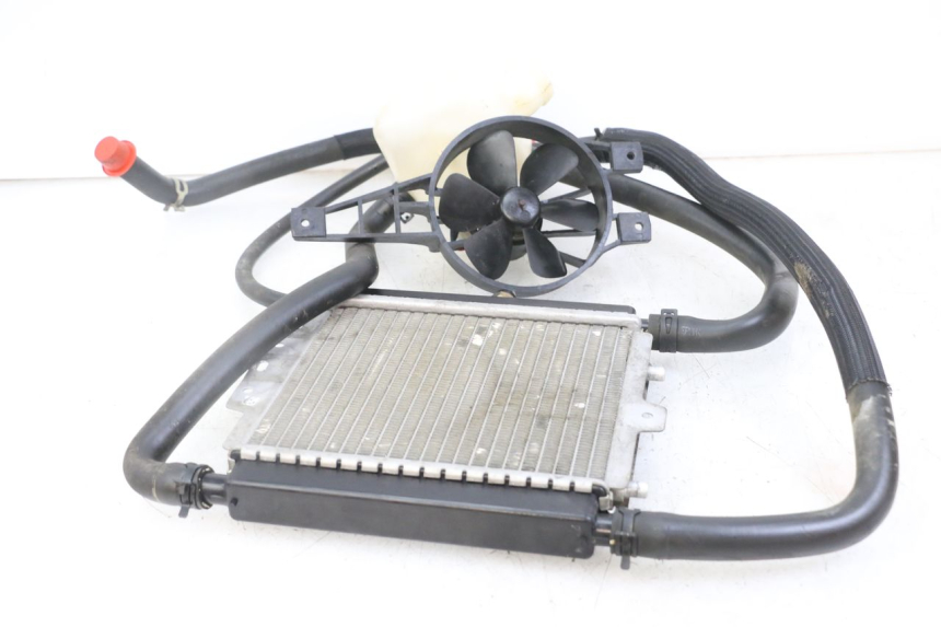 photo de KÜHLER PEUGEOT SATELIS 125 (2010 - 2012) - Zoom auf Gebrauchszustand