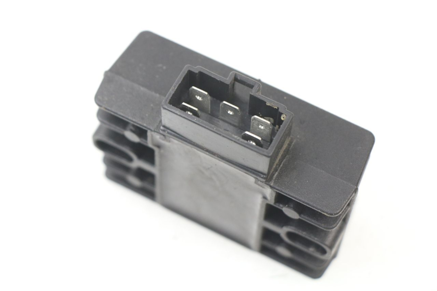 photo de REGLER LICHTMASCHINE YAMAHA AEROX 4 50 (2018 - 2020) - Alternative Perspektive