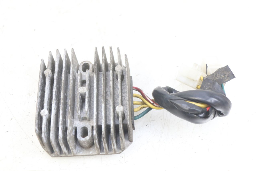 photo de SPANNUNGSREGLER KYMCO AGILITY 16+ 4T 50 (2018 - 2023) - Hauptansicht