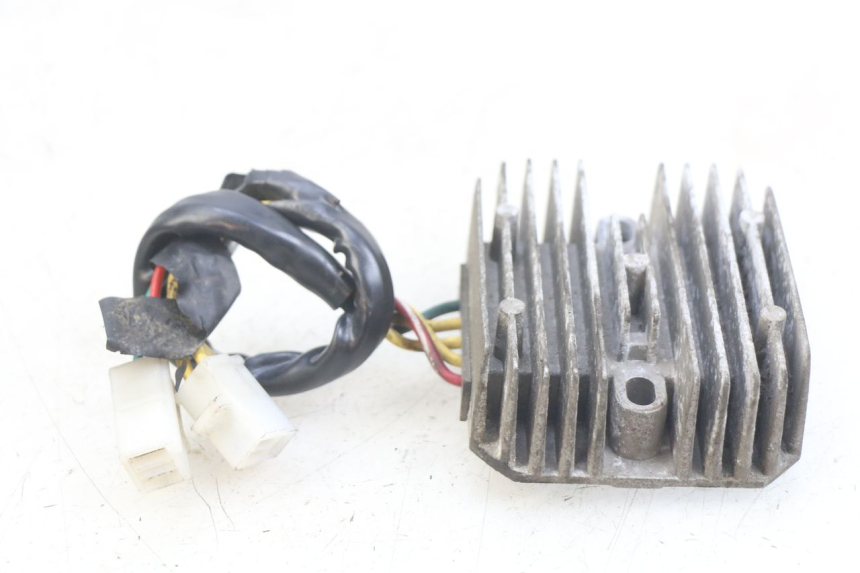 photo de SPANNUNGSREGLER KYMCO AGILITY 16+ 4T 50 (2018 - 2023) - Technische Nahaufnahme