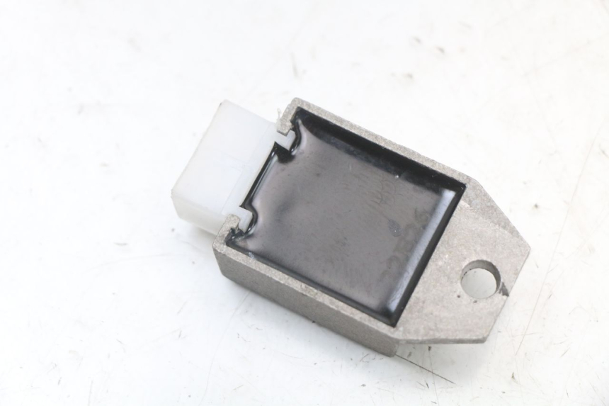 photo de LICHTMASCHINENREGLER KYMCO AGILITY 4T 50 (2005 - 2018) - Zoom auf Gebrauchszustand