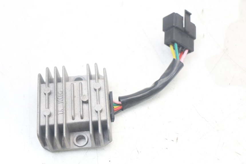 photo de LICHTMASCHINENREGLER KYMCO AGILITY 4T 50 (2018 - 2022) - Detailansicht des Bauteils