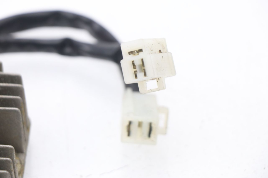 photo de REGLER LICHTMASCHINE KYMCO AGILITY CITY 16P 125 (2015 - 2021) - Details der Befestigungspunkte