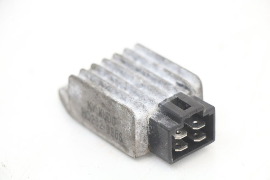 photo de REGLER LICHTMASCHINE KYMCO AGILITY PREMIUM 50 (2007 - 2010) - Detailansicht des Bauteils