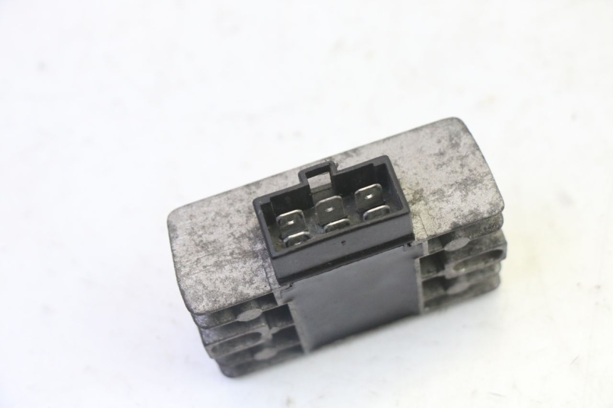 photo de REGLER LICHTMASCHINE HYOSUNG GV AQUILA 125 (2000 - 2009) - Zoom auf Gebrauchszustand