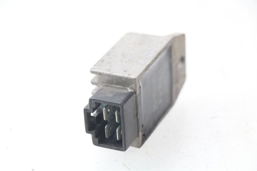 photo de SPANNUNGSREGLER JONWAY AZTRAL 125 (2008 - 2017) - Detailansicht des Bauteils