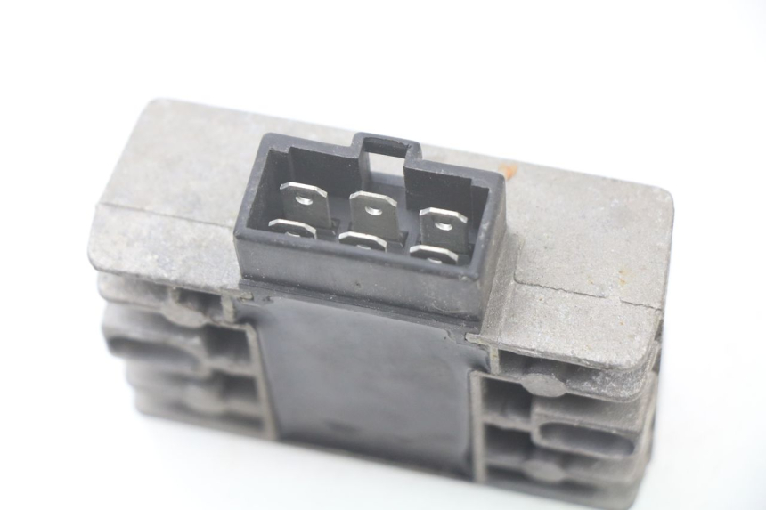 photo de REGLER LICHTMASCHINE PIAGGIO BEVERLY 125 (1998 - 2005) - Detailansicht des Bauteils