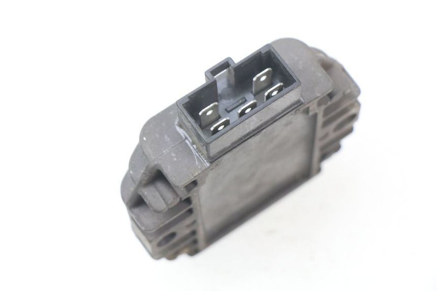 photo de REGLER LICHTMASCHINE PIAGGIO BEVERLY 125 (1998 - 2005) - Zoom auf Gebrauchszustand