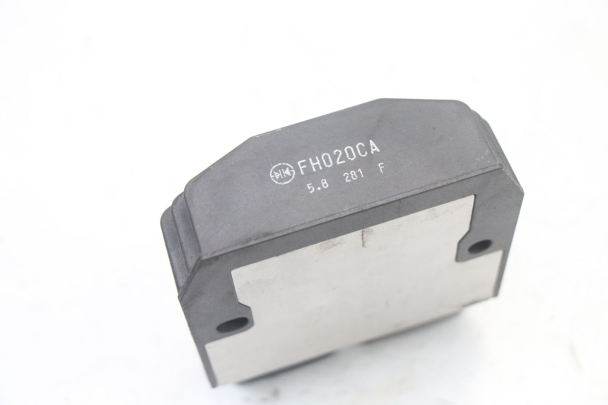 photo de REGLER LICHTMASCHINE BMW S RR ABS S1000RR 1000 (2015 - 2018) - Technische Nahaufnahme