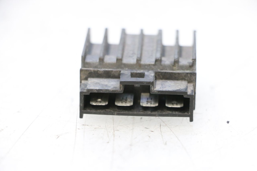 photo de SPANNUNGSREGLER MBK BOOSTER SPIRIT 50 (1999 - 2003) - Detailansicht des Bauteils