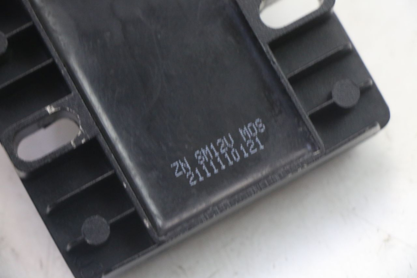 photo de REGLER LICHTMASCHINE MOTRON BREEZY 4T 50 (2021 - 2025) - Alternative Perspektive