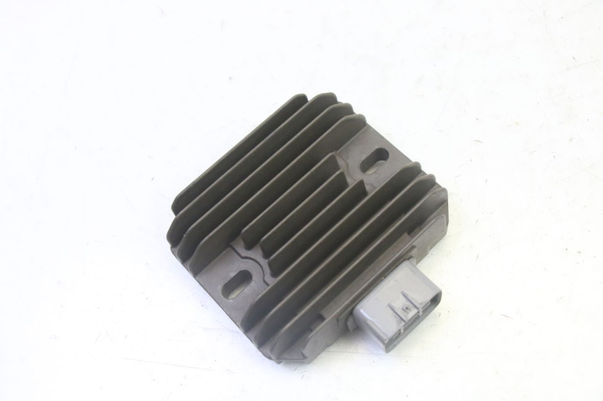 photo de LICHTMASCHINENREGLER SUZUKI BURGMAN 125 (2007 - 2014) - Detailansicht des Bauteils