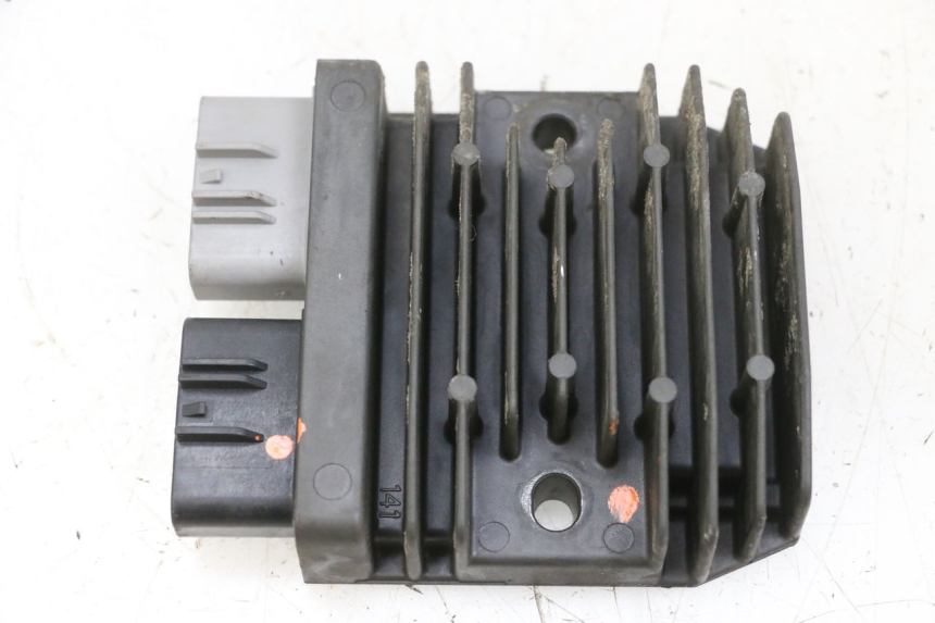 photo de REGLER LICHTMASCHINE SUZUKI BURGMAN 650 (2013 - 2020) - Technische Nahaufnahme