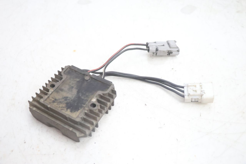 photo de REGLER LICHTMASCHINE SUZUKI BURGMAN EXECUTIVE ABS 650 (2006 - 2012) - Technische Nahaufnahme