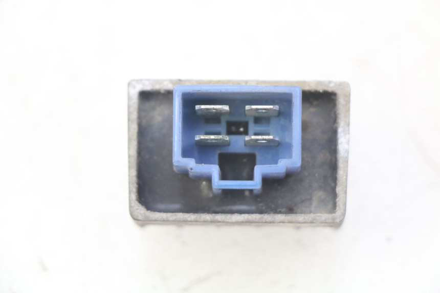 photo de REGLER LICHTMASCHINE YAMAHA BW'S NAKED 50 (2008 - 2019) - Zoom auf Gebrauchszustand