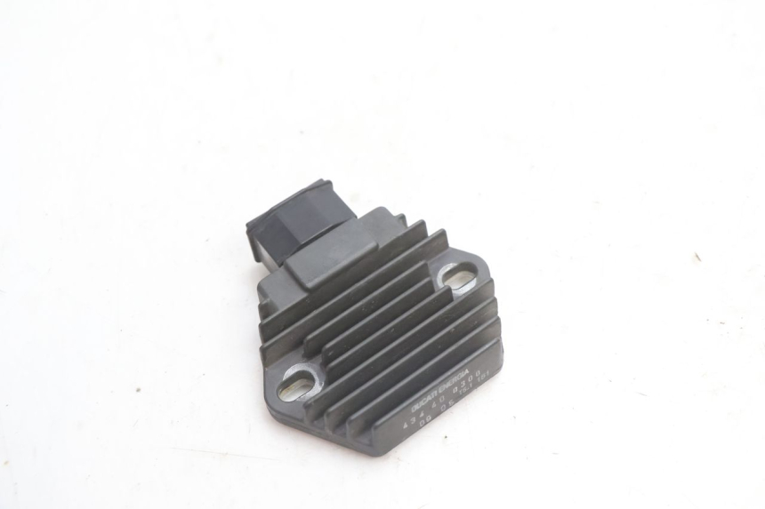 photo de REGLER LICHTMASCHINE HONDA CB F HORNET 600 (2005 - 2006) - Detailansicht des Bauteils