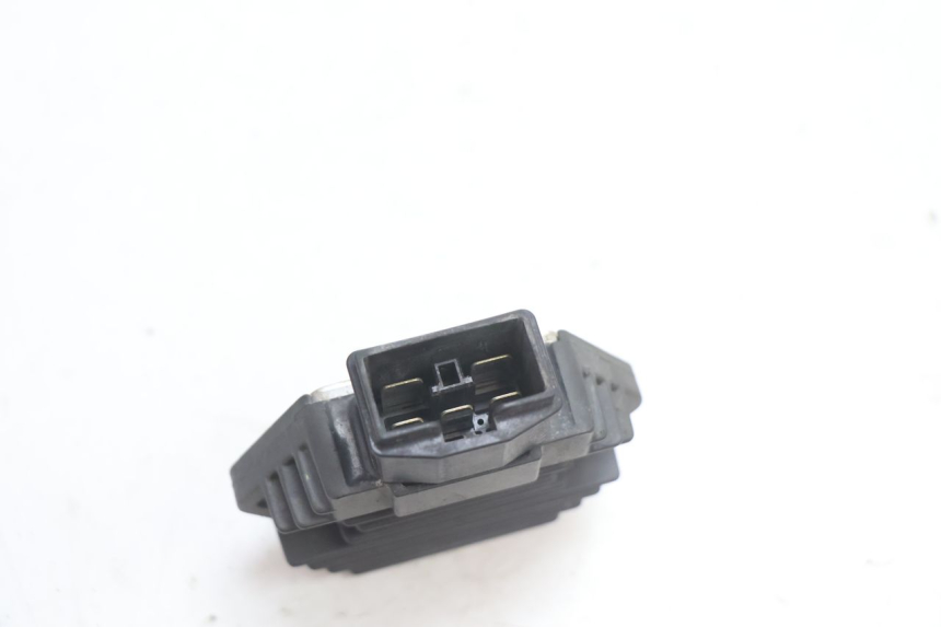 photo de REGLER LICHTMASCHINE HONDA CB F HORNET 600 (2005 - 2006) - Zoom auf Gebrauchszustand
