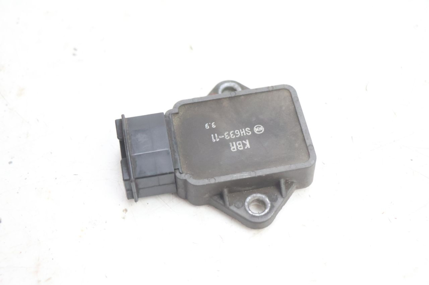 photo de REGLER LICHTMASCHINE HONDA CB TWO FIFTY 250 (1991 - 2002) - Detailansicht des Bauteils