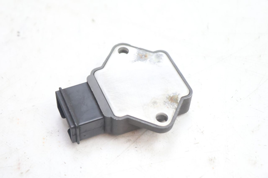 photo de REGLER LICHTMASCHINE HONDA CB TWO FIFTY 250 (1991 - 2002) - Zoom auf Gebrauchszustand