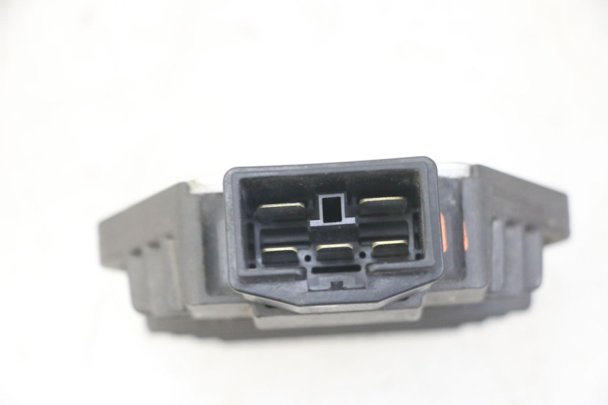 photo de LADEREGLER HONDA CBF 500 (2004 - 2007) - Zoom auf Gebrauchszustand